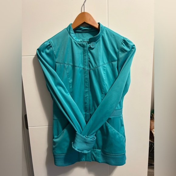 Oakley Women’s Zip Up size XS (fits more like S) - Picture 6 of 10